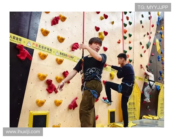 南京攀岩队在攀岩联赛中的团队协作表现分析与评价 南京攀岩队在攀岩联赛中的团队协作表现分析与评价