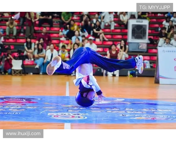 武汉攀岩队在世界街舞大赛中的团队协作表现令人瞩目与赞叹