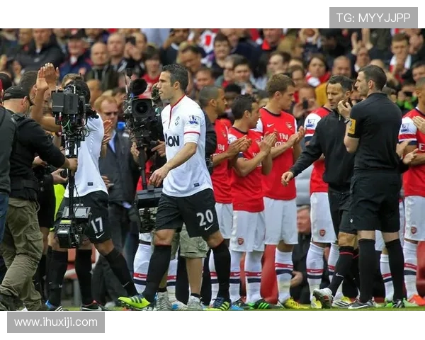 曼联与阿森纳激战正酣球场内外群殴事件引发热议 曼联与阿森纳激战正酣球场内外群殴事件引发热议