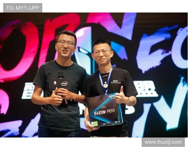 重庆羽毛球队展现卓越配合实力助力联赛精彩纷呈 重庆羽毛球队展现卓越配合实力助力联赛精彩纷呈